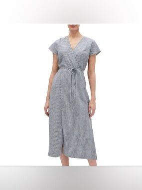 Banana Republic blue, and white striped linen dress size 0